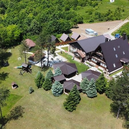 Hotel Babino Brdo Derventa エクステリア 写真