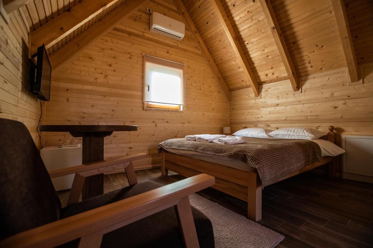 Hotel Babino Brdo Derventa エクステリア 写真