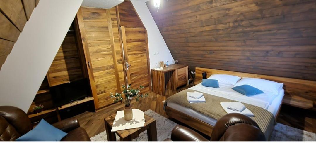 Hotel Babino Brdo Derventa エクステリア 写真