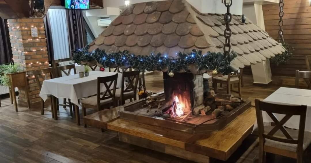 Hotel Babino Brdo Derventa エクステリア 写真