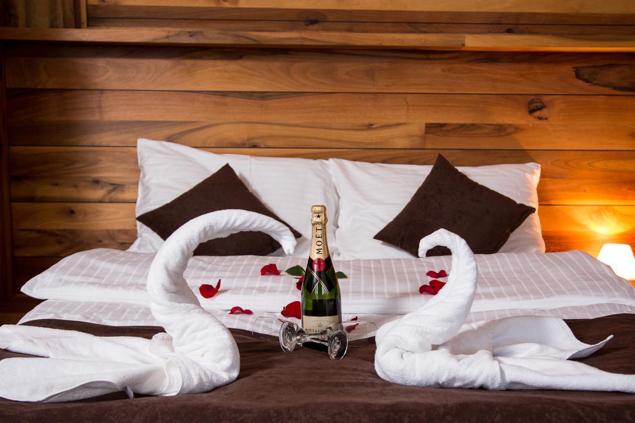 Hotel Babino Brdo Derventa エクステリア 写真