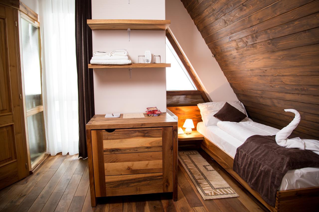 Hotel Babino Brdo Derventa エクステリア 写真