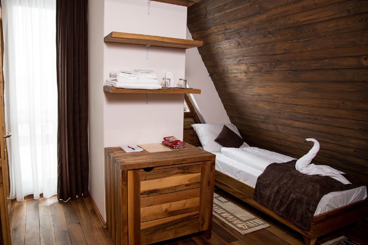 Hotel Babino Brdo Derventa エクステリア 写真