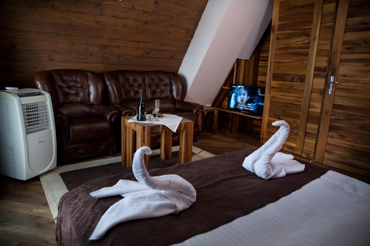 Hotel Babino Brdo Derventa エクステリア 写真