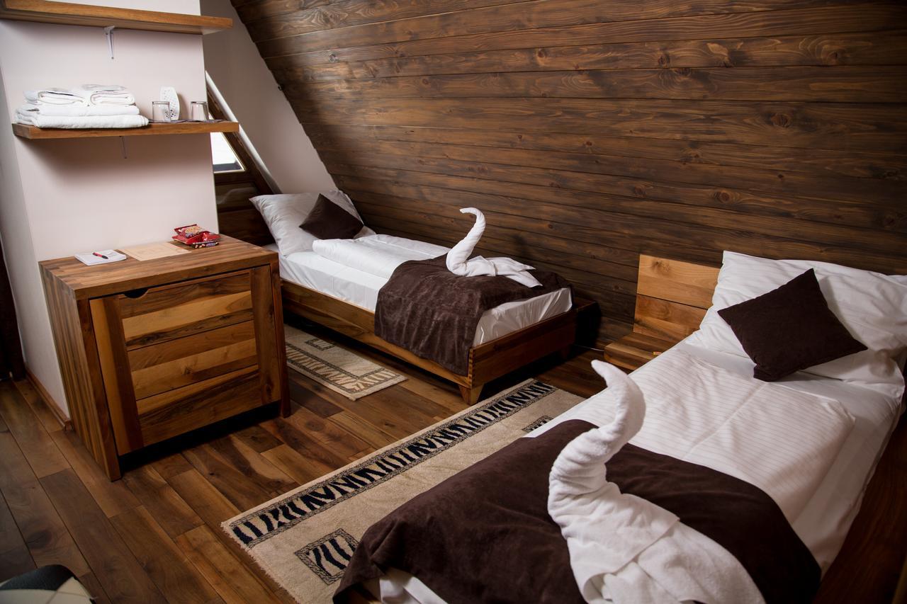 Hotel Babino Brdo Derventa エクステリア 写真