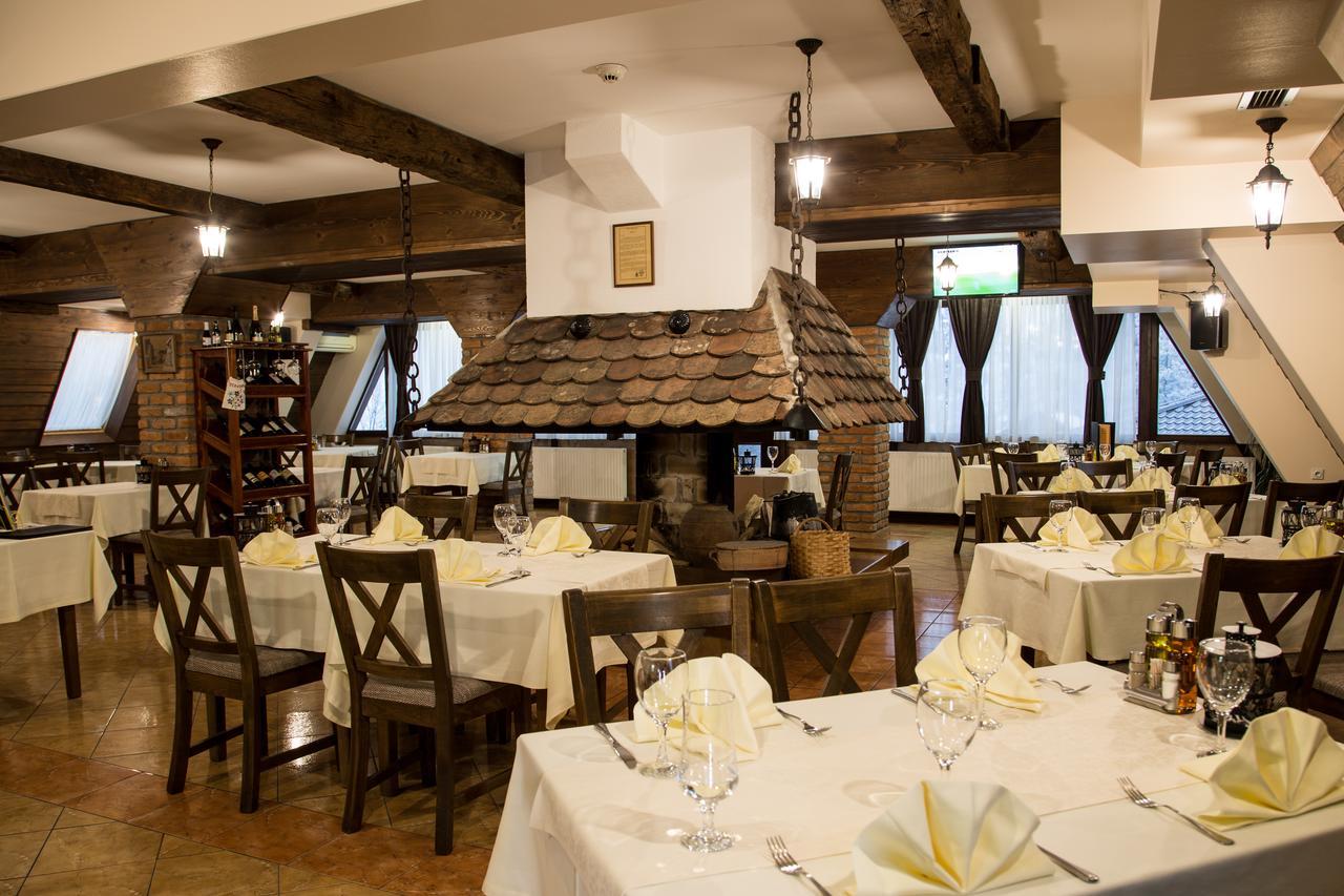 Hotel Babino Brdo Derventa エクステリア 写真